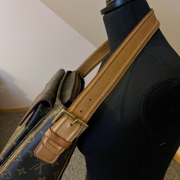 Louis Vuitton Monogram Viva Cite GM - Picture 5 of 7